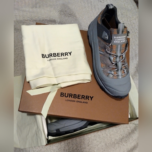 Burberry Arthur M Story Trainers - Picture 6 of 16
